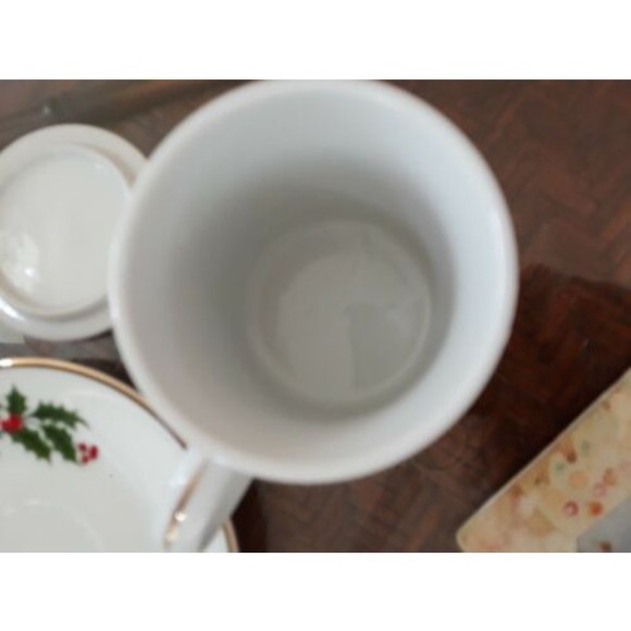 All The Trimmings Royal Gallery CHRISTMAS HOLLY Porcelain lided Mug & Saucer set - Picture 9 of 12
